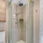 Modern Unit 5 Mins Walk To Historical *