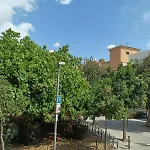 Modern Unit 5 Mins Walk To Historical דירה מאלגה