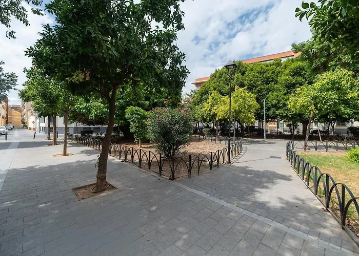 Modern Unit 5 Mins Walk To Historical *