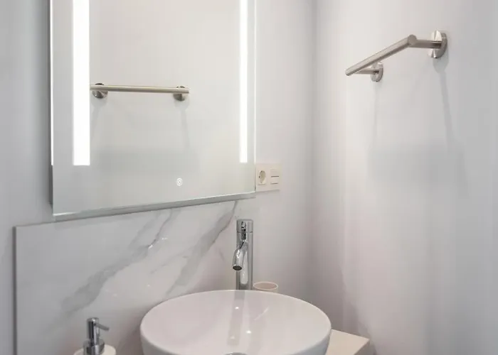 Daire Modern Unit 5 Mins Walk To Historical